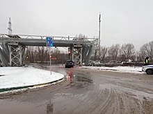 Машина врезалась в теплотрассу в Нижнем Новгороде: пострадал водитель