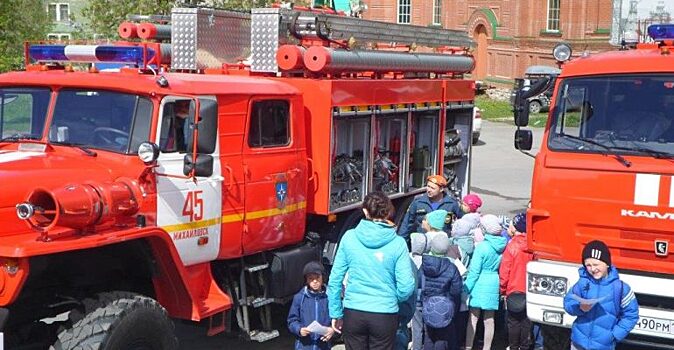 Российские огнеборцы во второй раз отмечают профессиональный праздник
