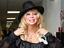 Маша Распутина встала в Кремле на колени