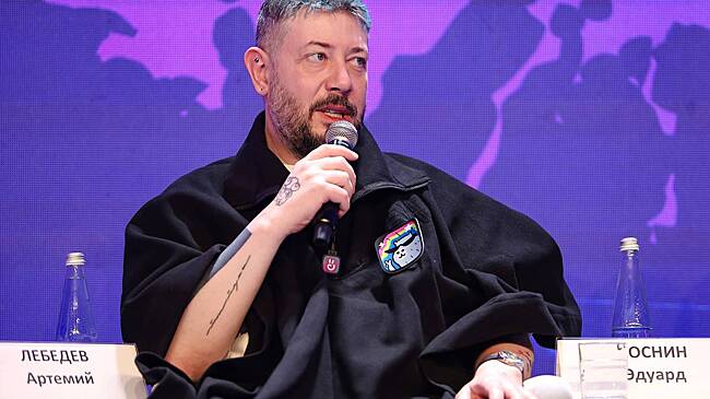 Артемий Лебедев высказался о Долиной словами «поступила как ворчливая жадная бабка»