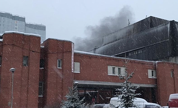Загорелось здание Петербургского газетного комплекса