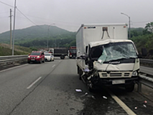 На одной из трасс Владивостока полностью перекрыто движение транспорта