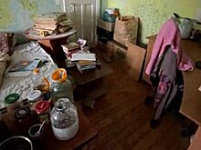 На Урале 13-летняя девочка жила среди крестов с кладбища