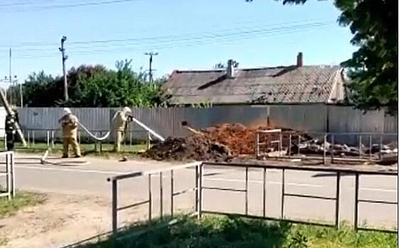 Опубликовано видео с места возгорания газовой трубы рядом со школой в Краснодарском крае