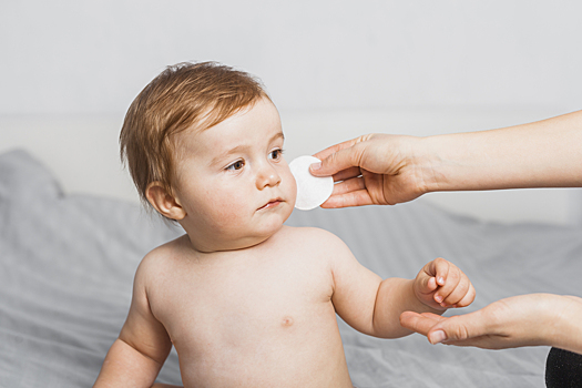 Эксперты рассказали, как ухаживать за ребенком в период весеннего обострения атопического дерматита
