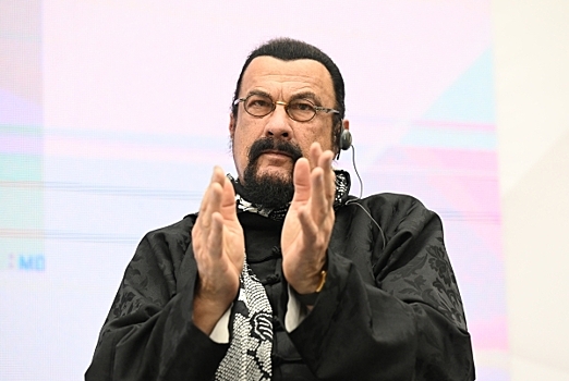 Компания Стивена Сигала займется в России переработкой пластика