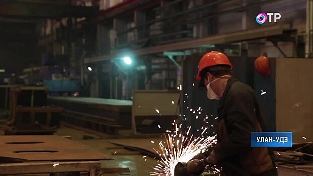 Более 200 работников "Улан-Удэстальмоста" приостановили работу из-за долгов по зарплате