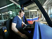 В Кемеровской области сотрудники госавтоинспекции оказали помощь водителю микроавтобуса, у которого в пути закончился бензин