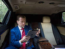 Медведев спросил, дошел ли до "болванов" из ЕС план Трампа о великой Америке