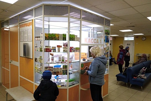 Жителям екатеринбургской Северки подарили аптеку