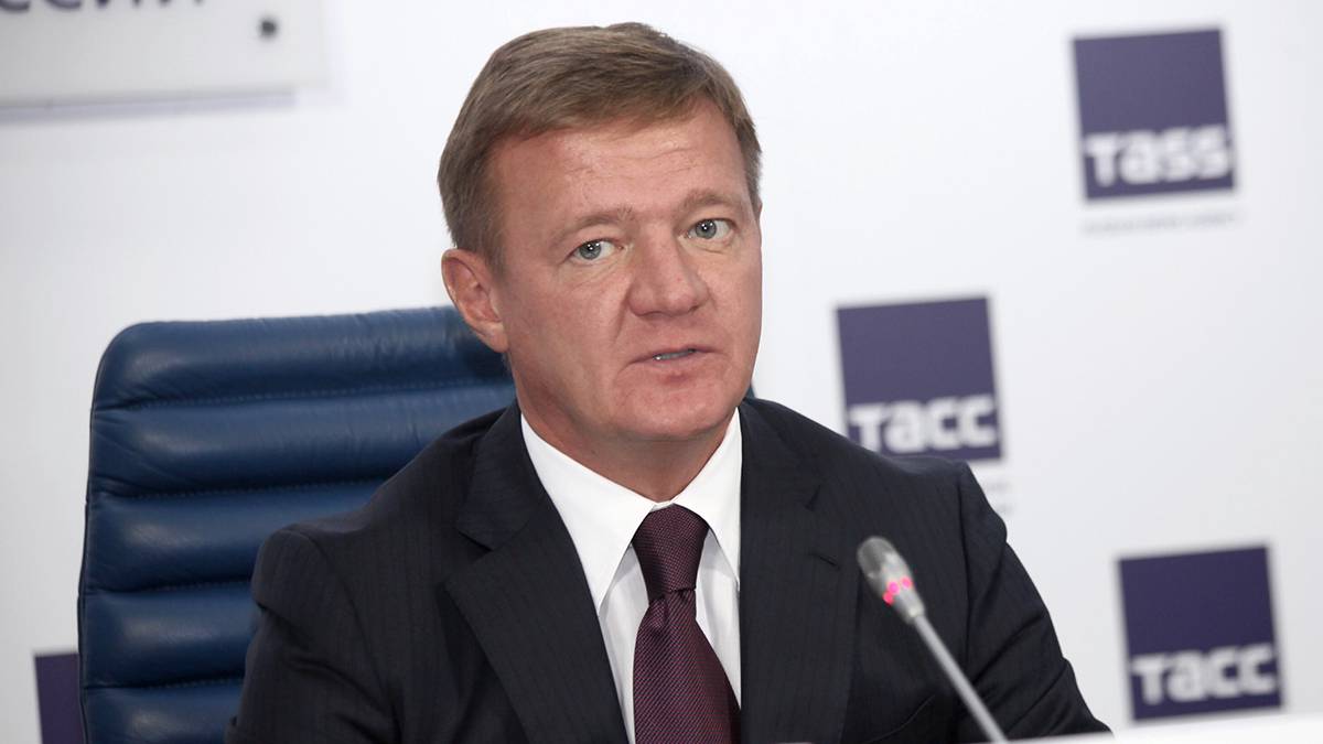 СМИ: Экс-министр Старовойт состоял в браке с 25-летней возлюбленной