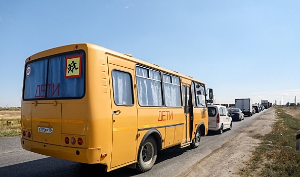 Школам в Волгоградской области передали 10 новых автобусов