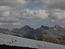 Альпинист застрял на Эльбрусе из-за травмы ноги