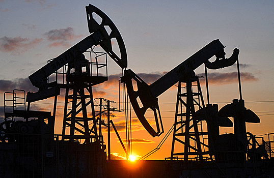 FT: ЕС хочет еще сильнее снизить потолок цен на российскую нефть
