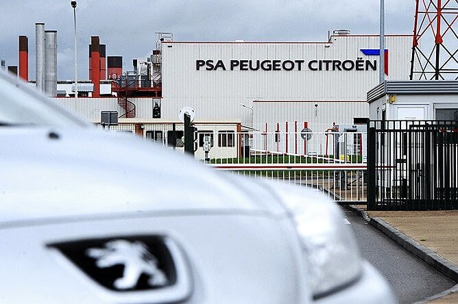Более 70 автомобилей Citroen и Peugeot отзывают в РФ из-за возможных проблем с амортизаторами багажника