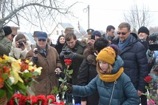 Победитель бескровных сражений. В Киржачском районе открыт памятник Чуркину