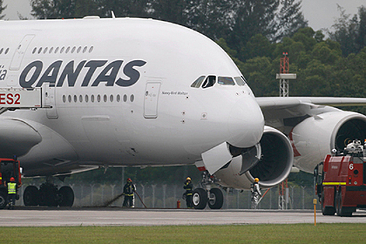 Стюардесса облила пассажирку кипятком и ушла