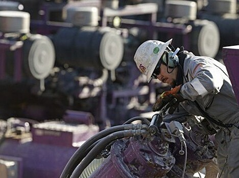 Нефть пытается взять высоту в $50