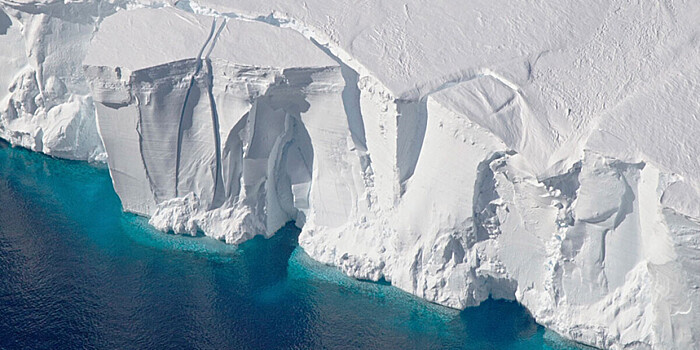 Рост числа отколовшихся от Антарктиды айсбергов спрогнозировал климатолог