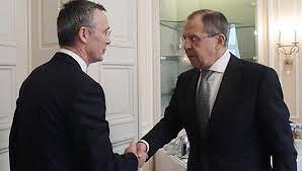 Генсек НАТО обсудил Украину с Лавровым