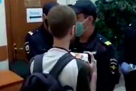 Песков прокомментировал инцидент с пострадавшим на голосовании журналистом