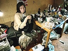 Четвертая жена Ефремова превратила квартиру в бомжатник с тараканами