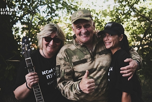 Артисты «Zvездного десанта» выступили с концертами в госпиталях и на передовой