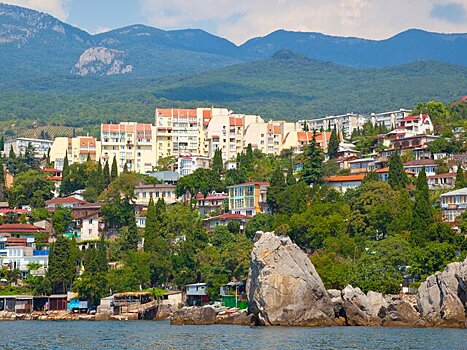Эксперт Мкртчян: москвичи чаще всего выбирают Санкт-Петербург для летних поездок