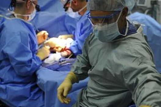 В Красноярске пациенту провели уникальную операцию на брюшной полости