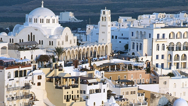 Почему дома на Санторини белые