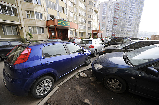 Парковку во дворах могут запретить или сделать платной