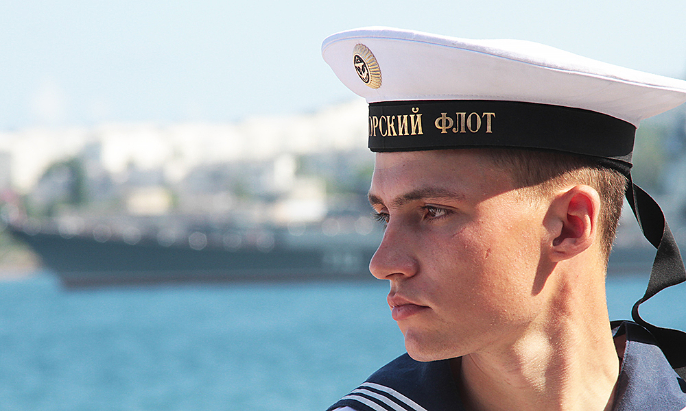 Как выглядит моряк. Бескозырка матроса вмф рф. Красивый моряк. Старший матрос вмф чф. Морская бескозырка тихоокеанский флот.