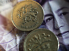 Великобритания выведет из обращения фунтовые монеты, выпущенные в 1983 году