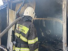 В Засечном вспыхнули строительные вагончики