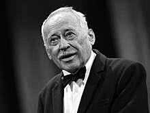 В Театре Моссовета рассказали о смерти актера Владимира Сулимова