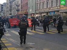 В Цюрихе против феминисток на акции применили слезоточивый газ