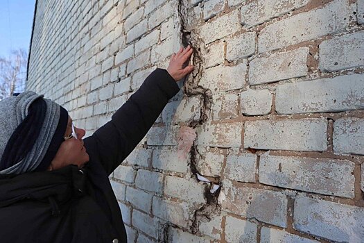Двухэтажный дом в Нововятске трещит по швам в разгар зимы