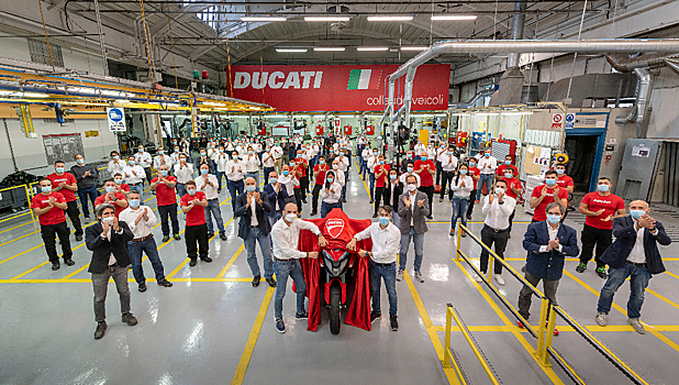 Ducati начали производство первого в мире мотоцикла с двумя радарами