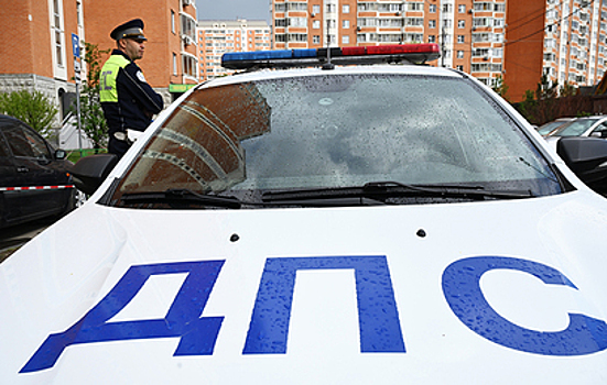 В Мытищах полицейские сопроводили в роддом беременную женщину