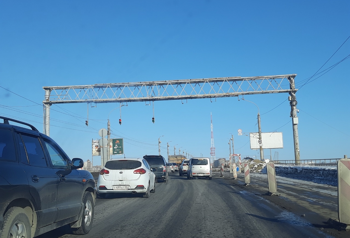 Омские власти сообщили, что отремонтирована треть моста у Телецентра