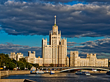 Экстремал спрыгнул с высотки в Москве