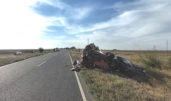 Под Волгоградом 14-летний водитель без прав влетел в иномарку