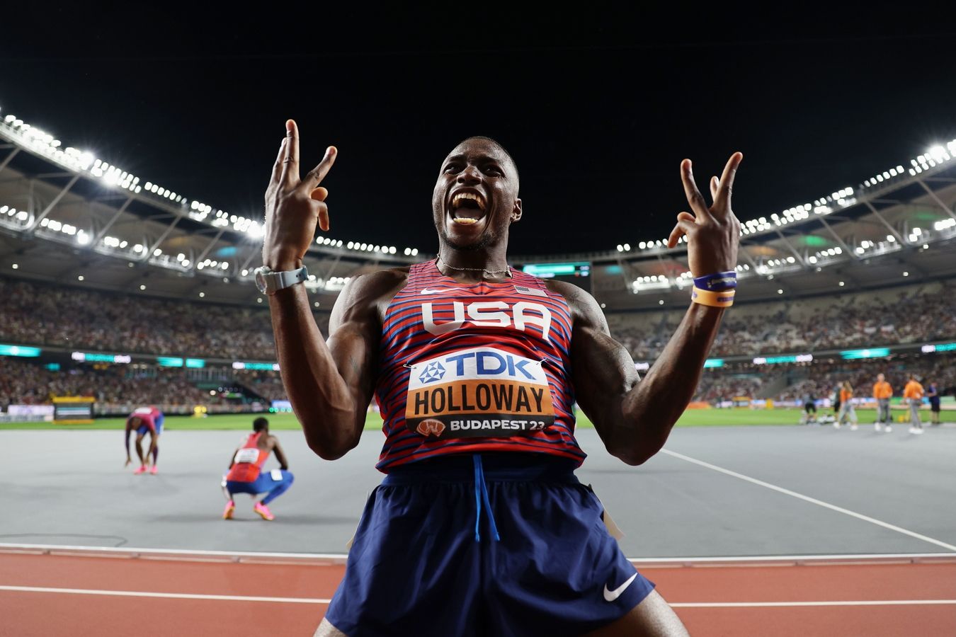 Холлоуэй выиграл золото ЧМ-2024 на дистанции 60 метров с/б, установив рекорд турнира