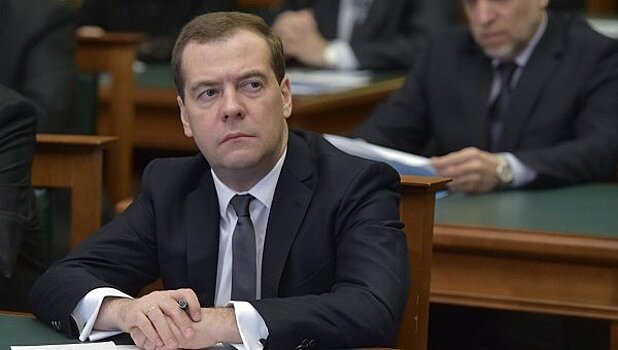 Медведев: Изменение налоговой системы — стресс для экономики России