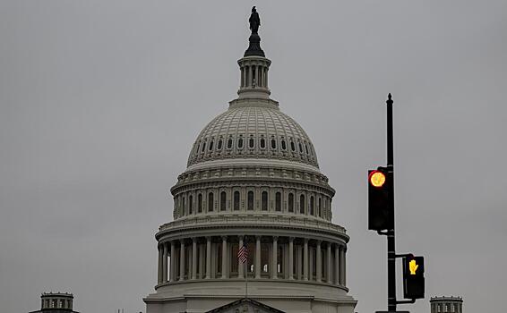 МВФ предупредил об опасности госдолга США для мира