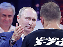 Путин принял участие в награждении победителей турнира по боевому самбо в Сочи