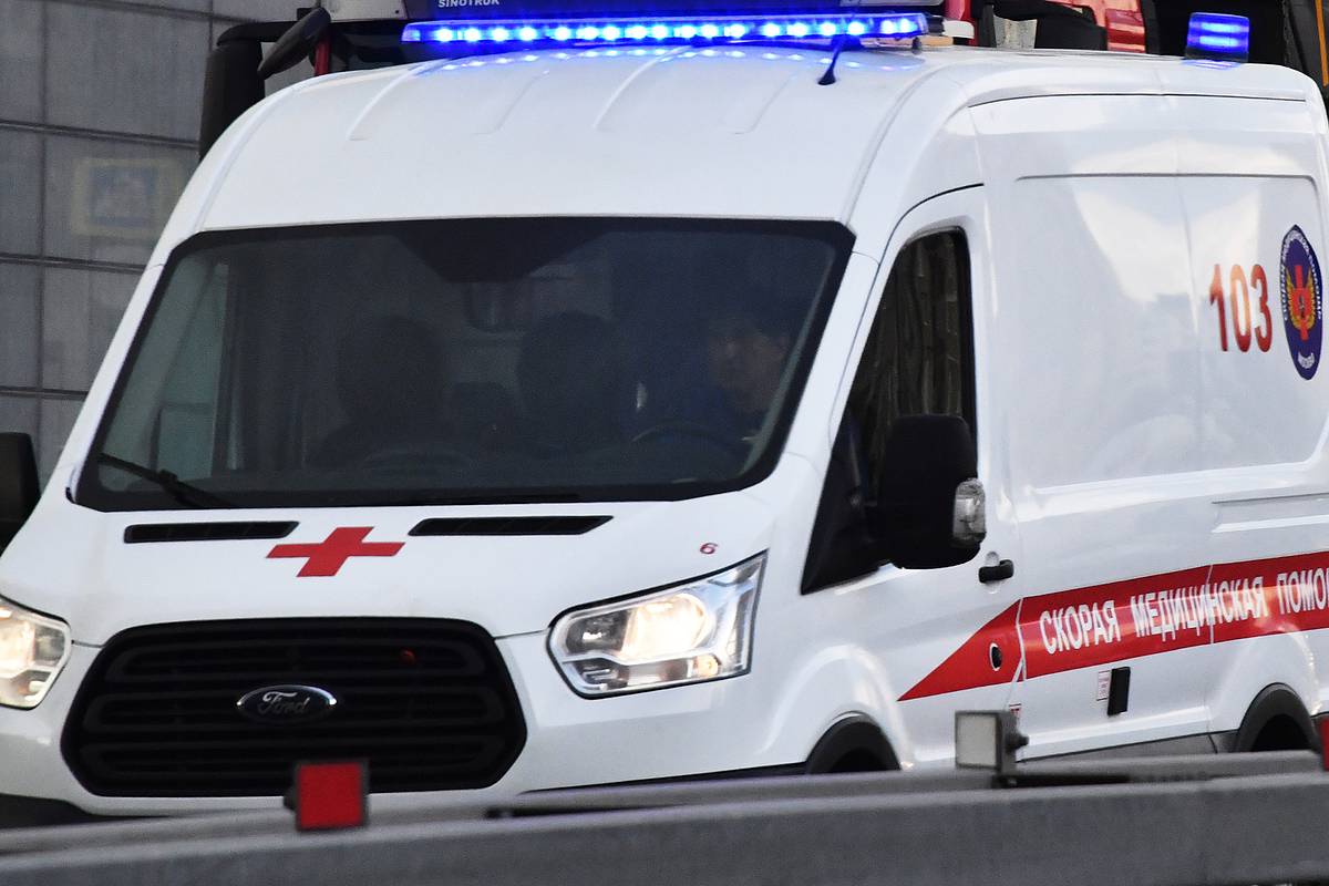 Разносивший листовки российский школьник попал в скандал и получил удар по голове