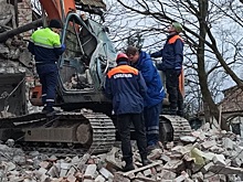 В Калининграде при сносе немецкого здания под апарт-отель скончался водитель экскаватора