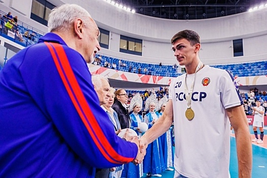 Сборные по волейболу России и Белоруссии провели ретро-матч