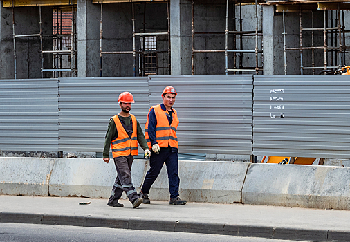 Российские регионы массово вводят ограничения для мигрантов. Почему так происходит